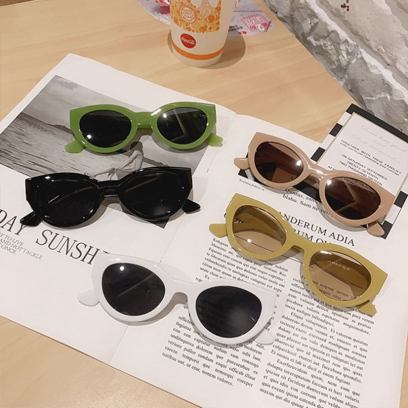 Calanovella Retro Cat Eye Men Women Sunglasses Fashion Jelly Green