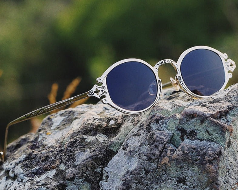 Calanovella Ins Popular Small Gothic Oval Punk Sunglasses for Men