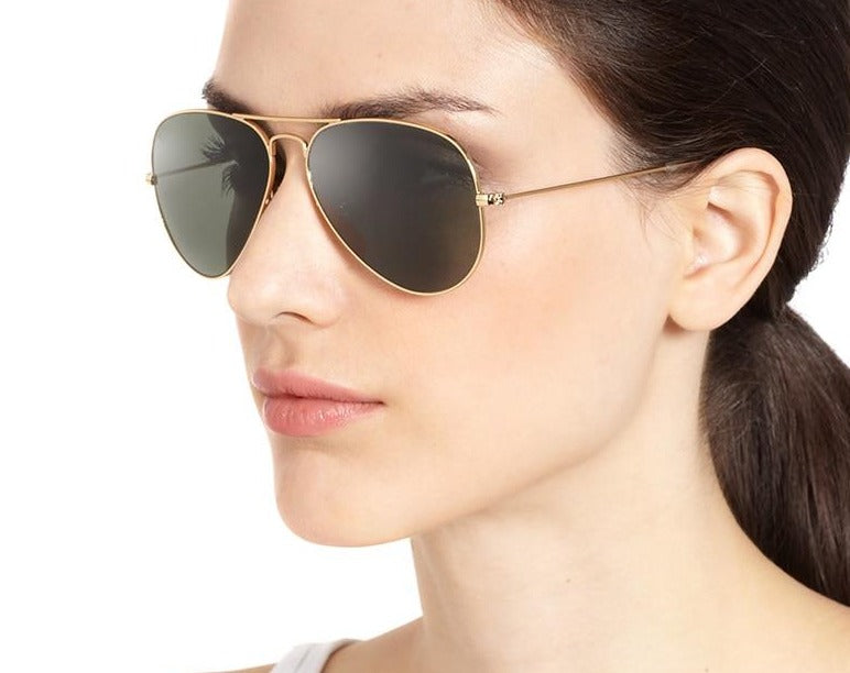 Calanovella Retro Pilot Photochromic Sunglasses for Men Women Polarized 90s Black Aviator UV400 Sun Glasses
