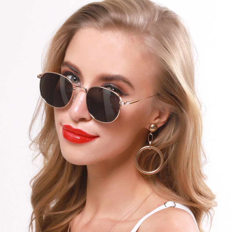 Calanovella Stylish Round Oval Sunglasses Men Women Vintage Classic