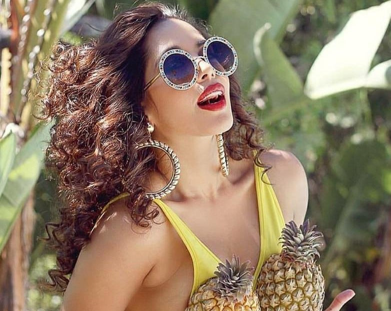 Calanovella Vintage Rhinestone Round Sunglasses Women Colorful Retro Crystal Circle 80s Sun Glasses