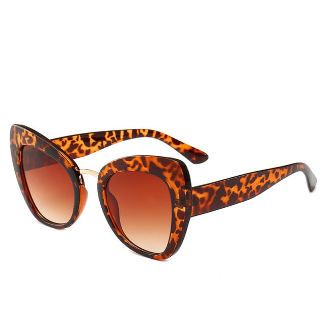 Calanovella Fashion Cat Eye Sunglasses Butterfly Letters Small Stars