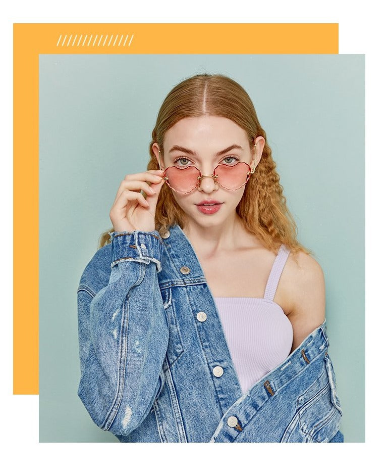 CALANOVELLA LOVE HEART SHAPED SUNGLASSES