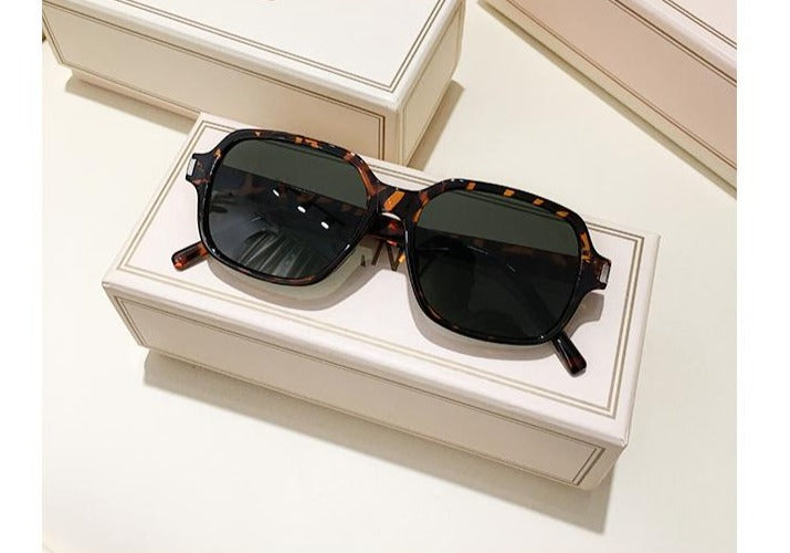 Calanovella Fashion Trendy Black Rectangular Sunglasses Designer Square Rectangle Frame 90s Vintage Shades