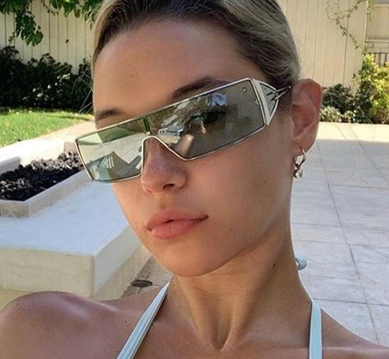 Calanovella Stylish One Piece Cool Rectangle Sunglasses