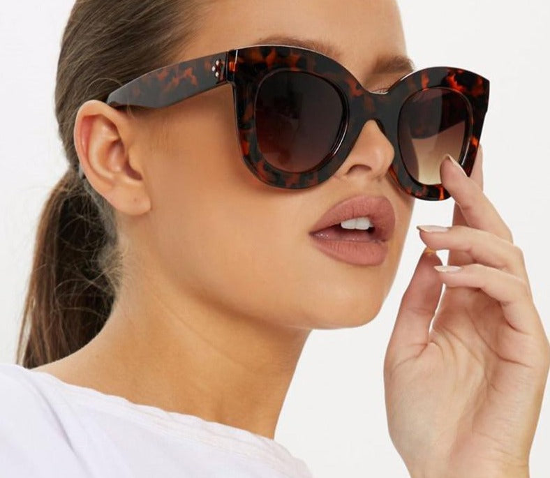 Calanovella Stylish Oversized Cat Eye Sunglasses UV400