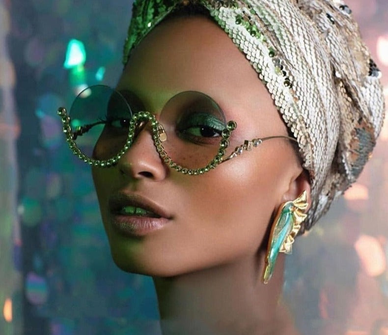 Calanovella Vintage Round Diamond Sunglasses Women New Luxury Women Oval Crystal Retro Glasses Fashion Rhinestone Shades Eyewear UV400