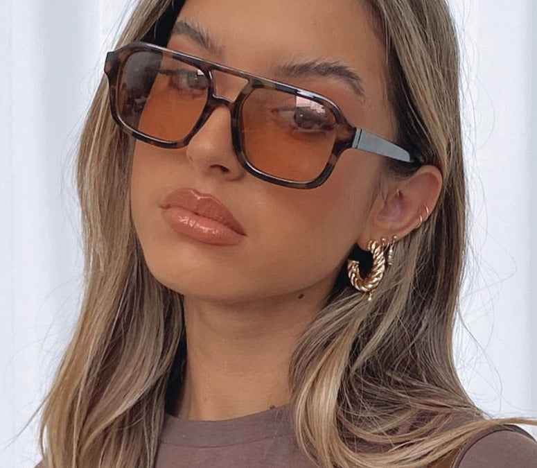 Calanovella Vintage Retro Round Sunglasses Double Bridges Fashion Jelly Color Eyewear Trending Leopard Tea Sun Glasses Shades UV400