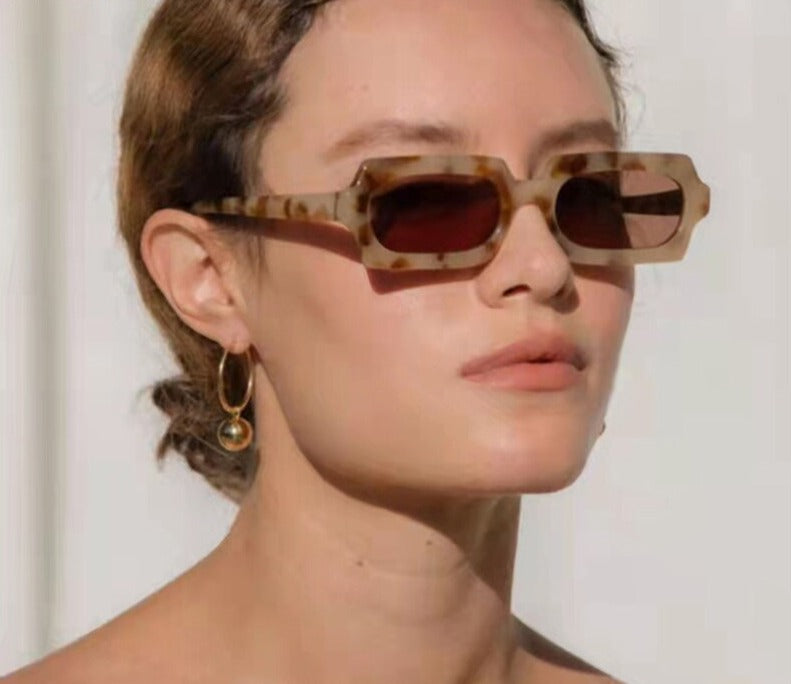 Calanovella Retro Rectangle Sunglasses Women Vintage Small Square Sun Glasses Men UV400 Shades Ladies Classical Fashion Eyewear Gafas De Sol