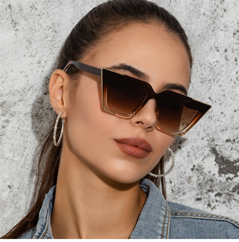 Calanovella Fashion Cat Eye Women Gradient Sunglasses Retro Metal Decoration Men Shades UV400 Trending Yellow Sun Glasses
