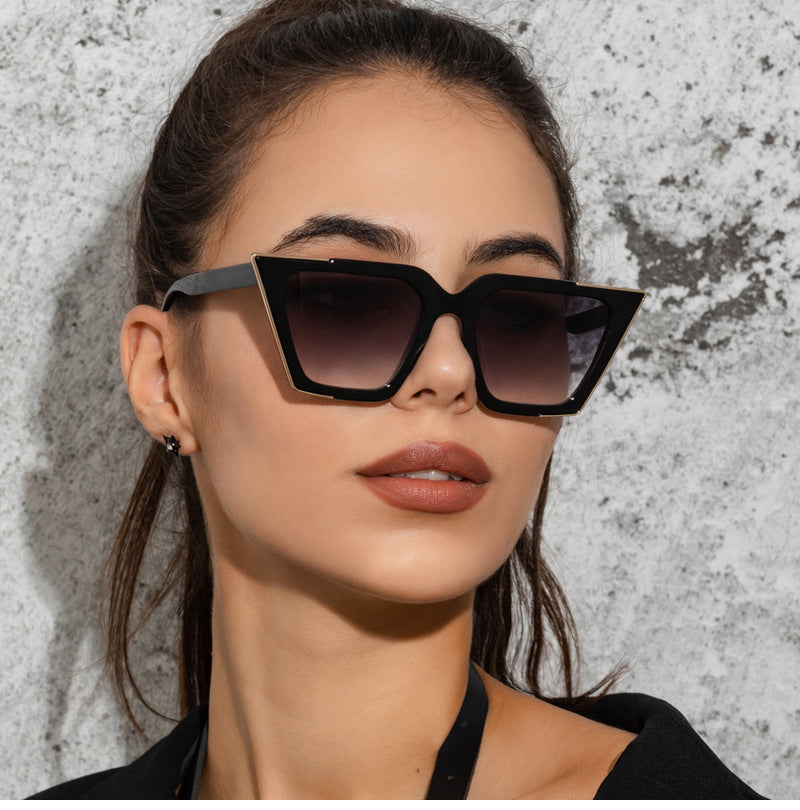 Calanovella Fashion Cat Eye Women Gradient Sunglasses Retro Metal